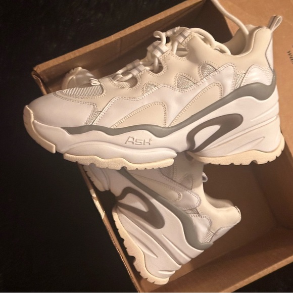 Ash Cream and Gray Sneakers - Picture 5 of 8